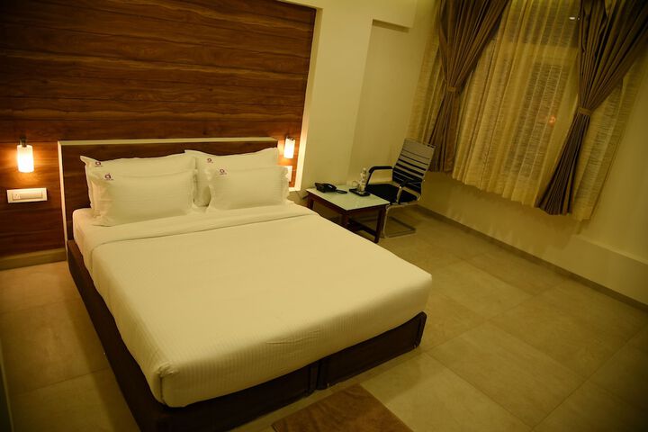 Room 7 of 42