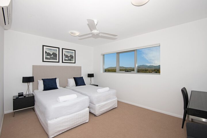 Room 8 of 35