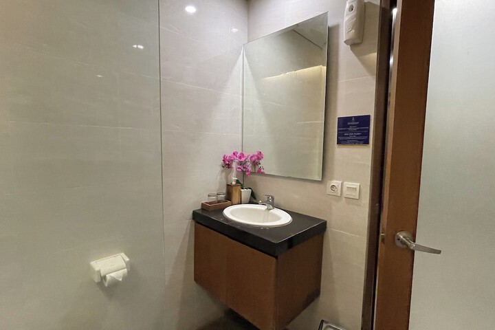 Room 16 of 27