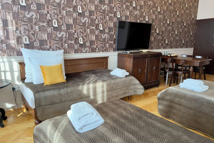 Room 27 of 121