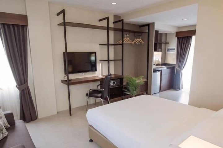 Room 8 of 30