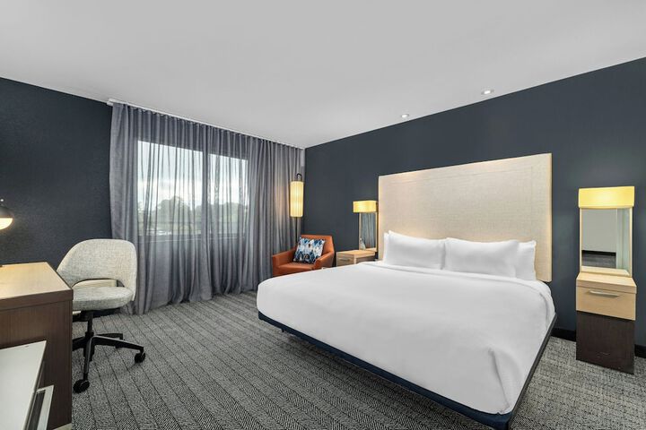 Room 30 of 73