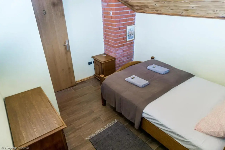 Room 2 of 13