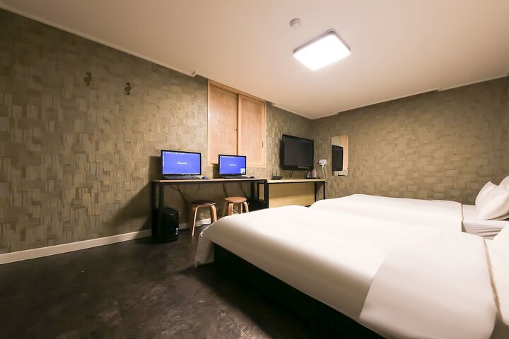 Room 36 of 64
