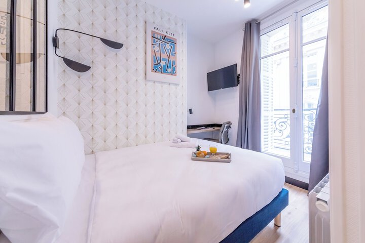 Room 25 of 171