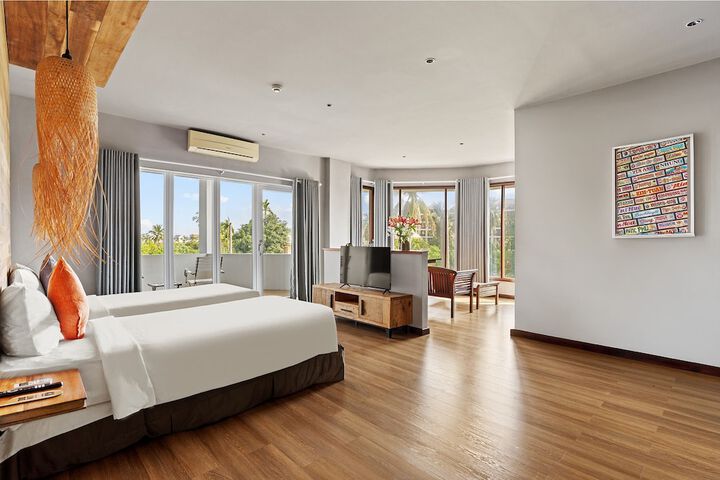Room 8 of 40