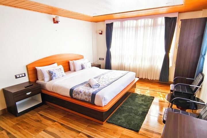 Room 8 of 35
