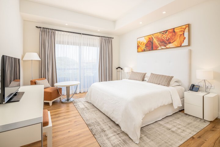 Room 8 of 202