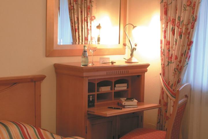 Room 3 of 88