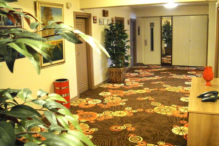 Ballroom/Hall 37 of 55
