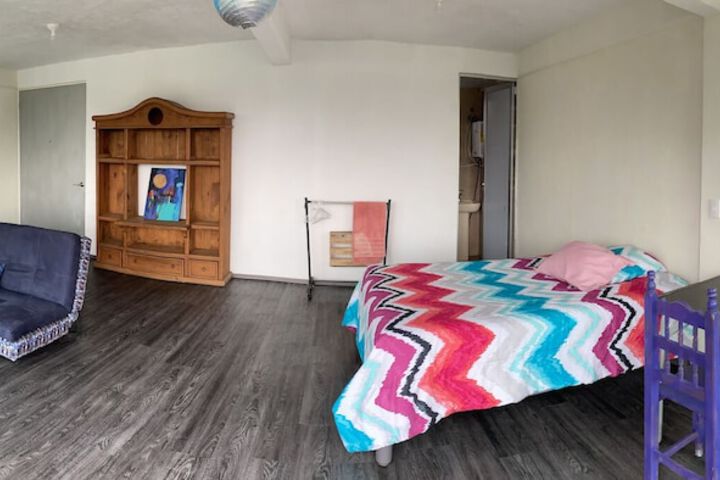 Room 7 of 32