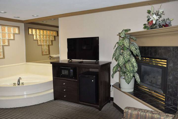 Room 11 of 32