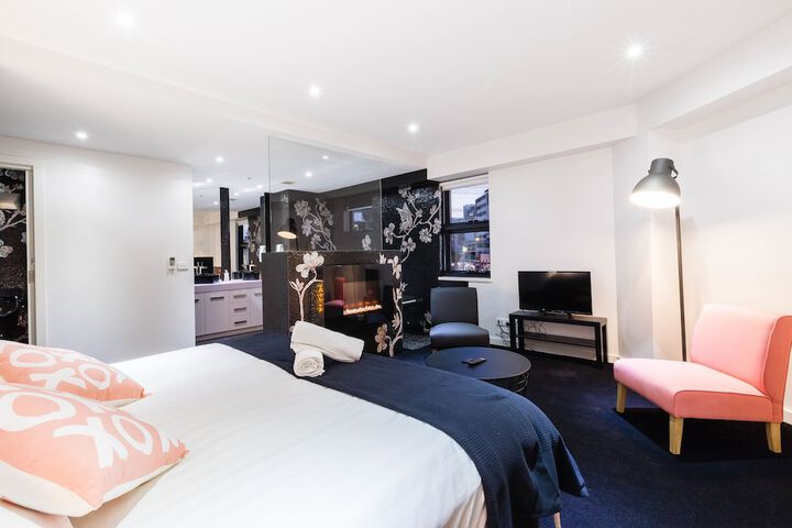 Room 5 of 22