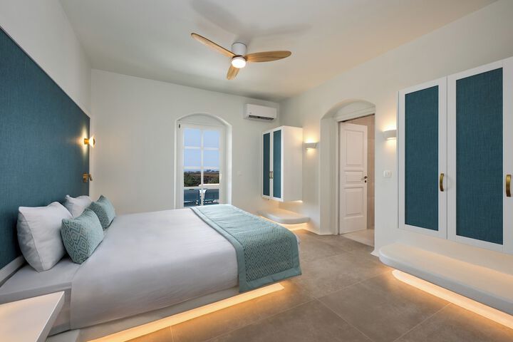 Room 8 of 100