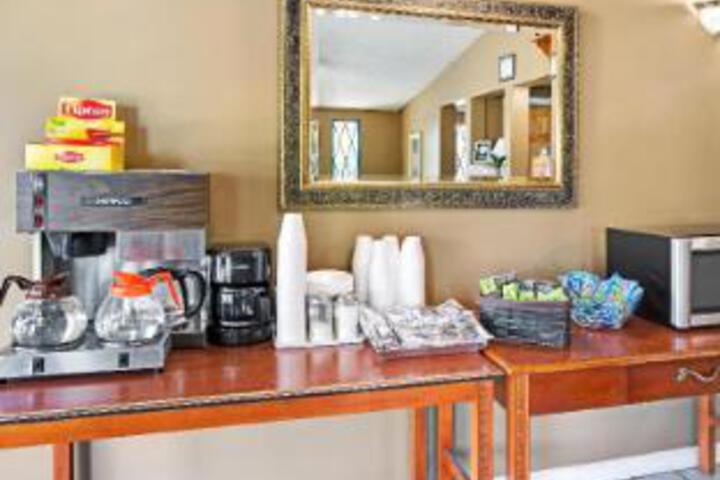 Breakfast/Coffee Service 7 of 23