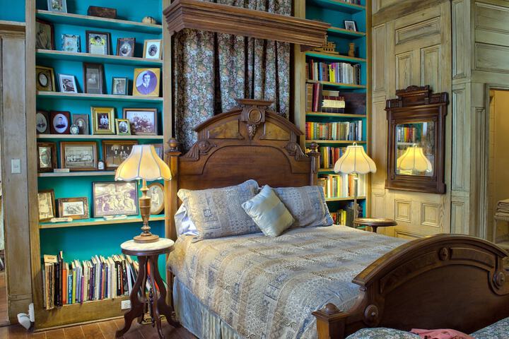 Room 44 of 109