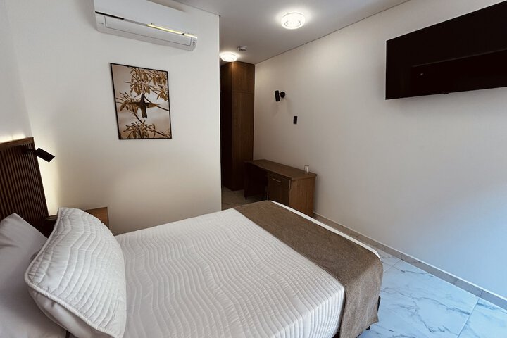 Room 9 of 49