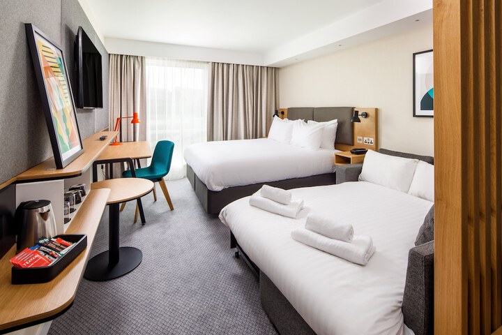 Room 25 of 108