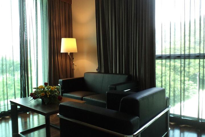 Room 21 of 48