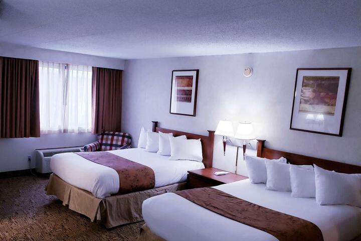2 Double Beds (2 of 3)