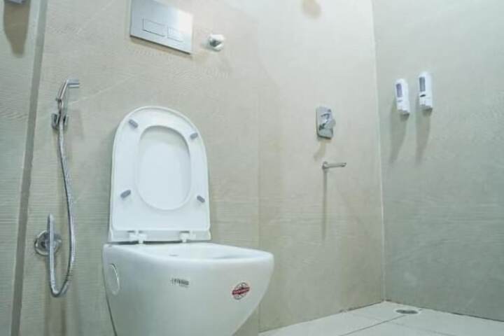 Room 25 of 27