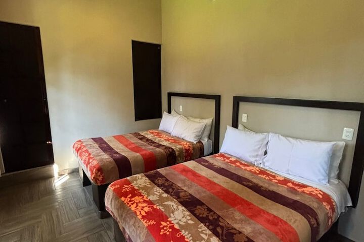 Room 2 of 44