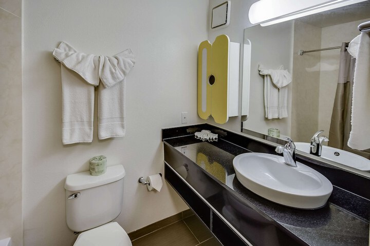 Room 20 of 34