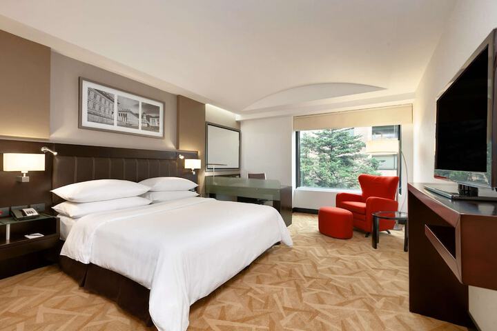 Room 30 of 153