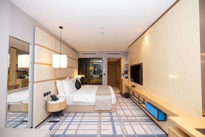 Room 7 of 32