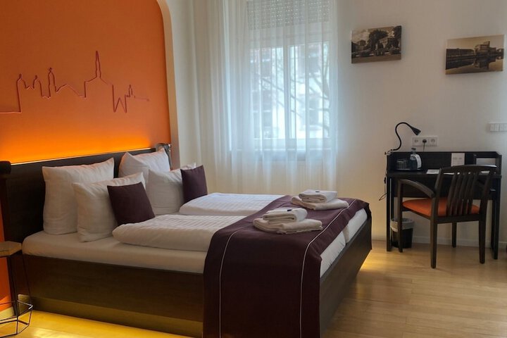 Room 25 of 47