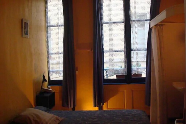 Room 3 of 15
