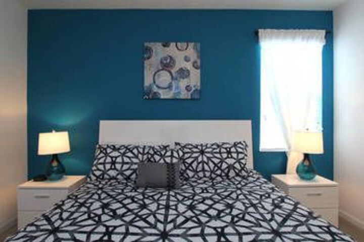 Room 13 of 27