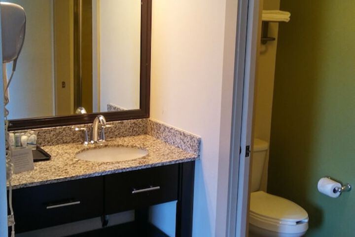 Bathroom sink