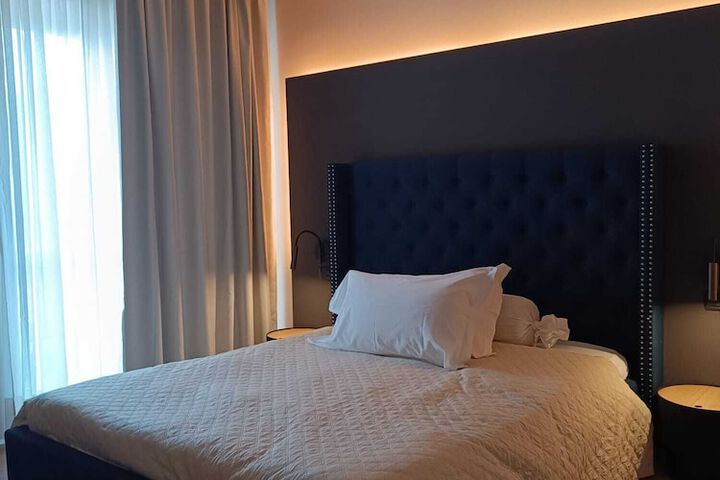 Room 35 of 64