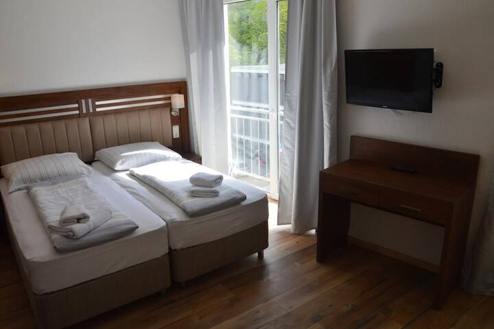 Room 18 of 29
