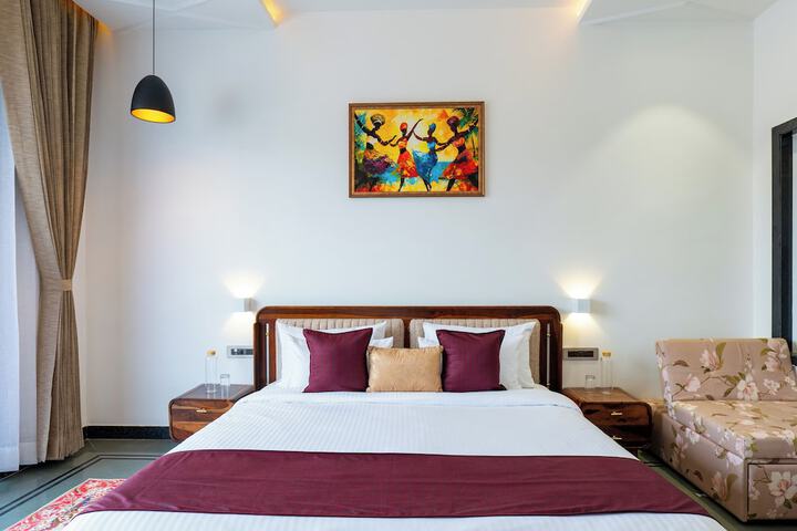 Room 8 of 25