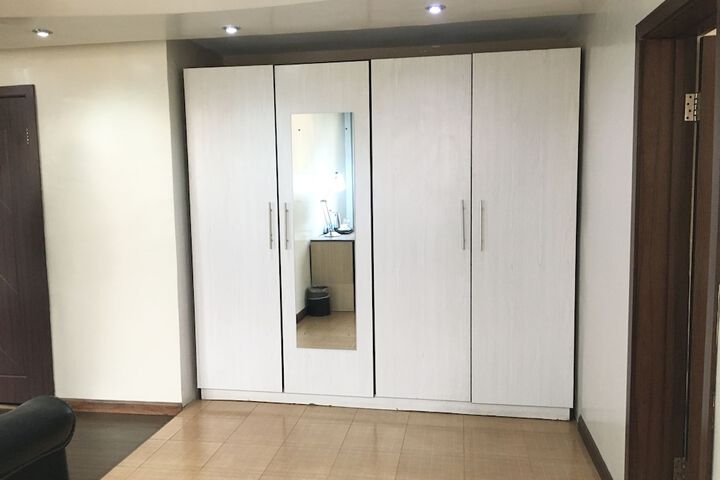 Room 10 of 22