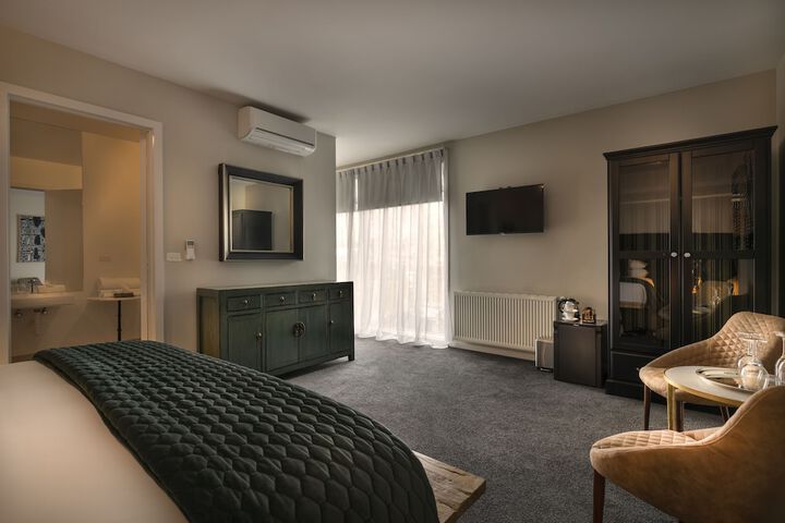 Room 25 of 92