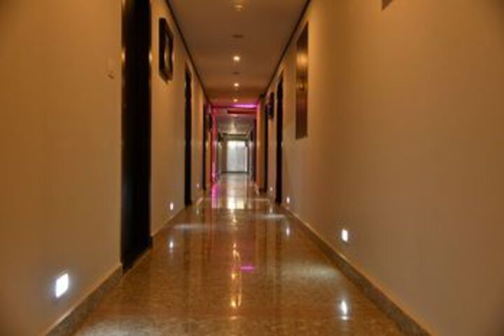 Ballroom/Hall 18 of 30