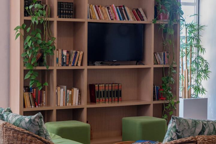 Guest Lobby