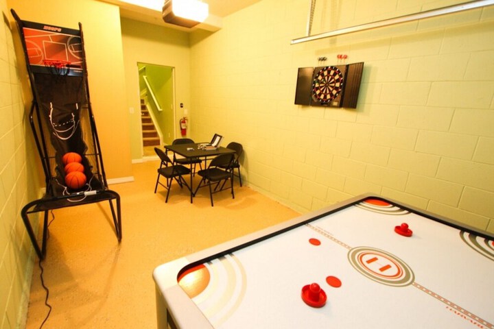 Room 10 of 49