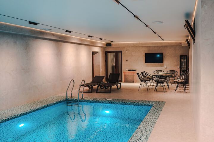 Pool 39 of 61