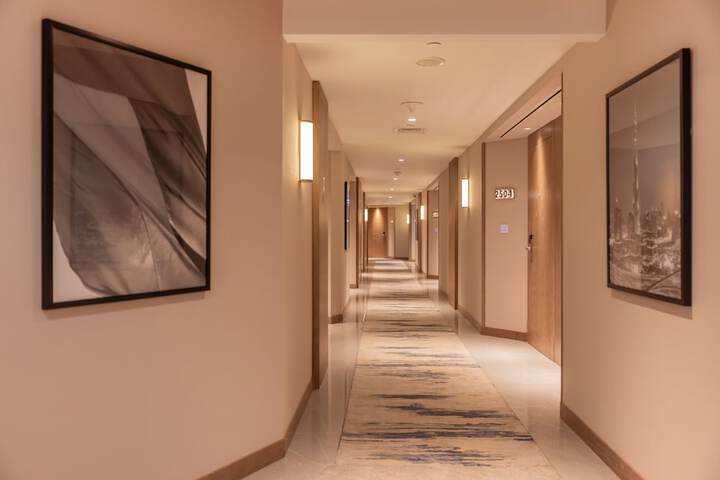 Ballroom/Hall 130 of 160