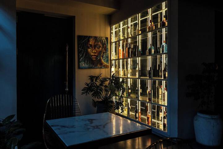 Lounge 60 of 73