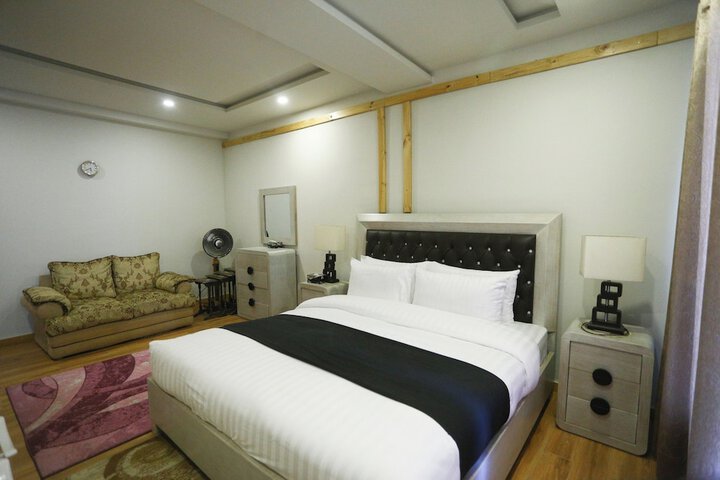 Room 16 of 25