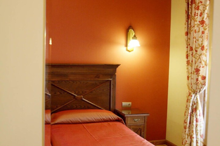 Room 5 of 34