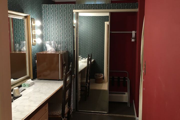Room 18 of 81