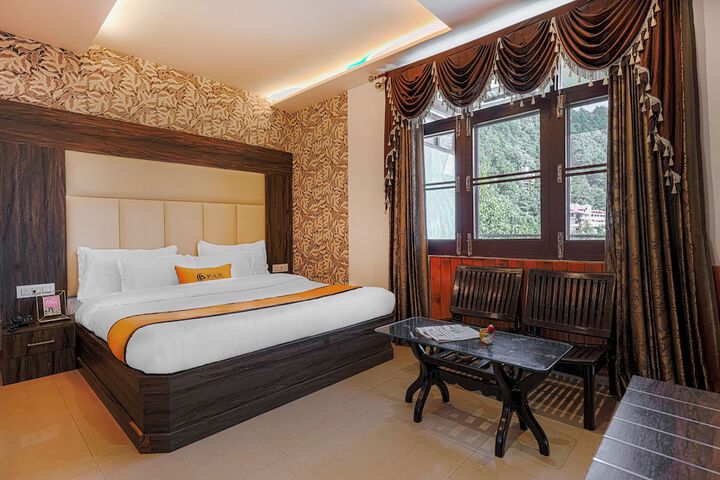 Room 8 of 17