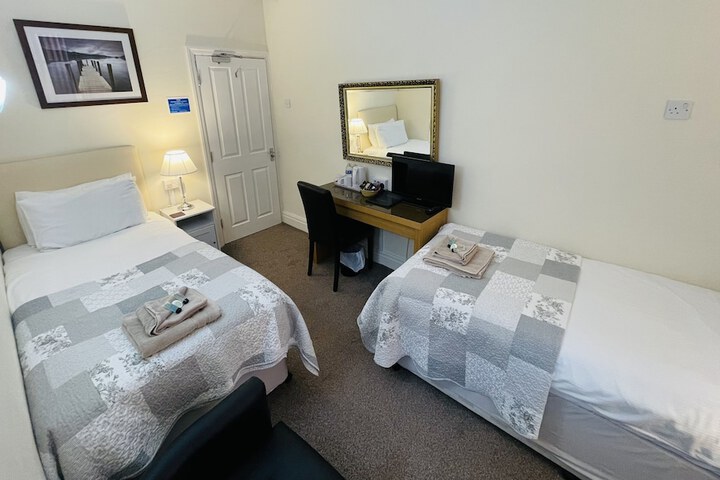 Room 18 of 141