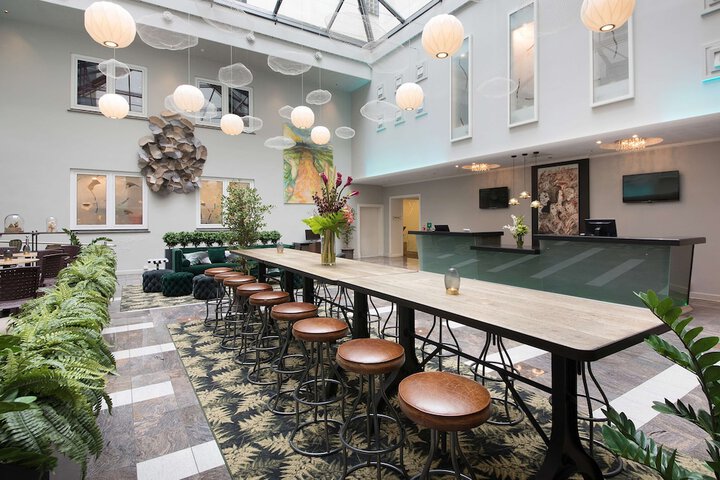 Guest Lobby